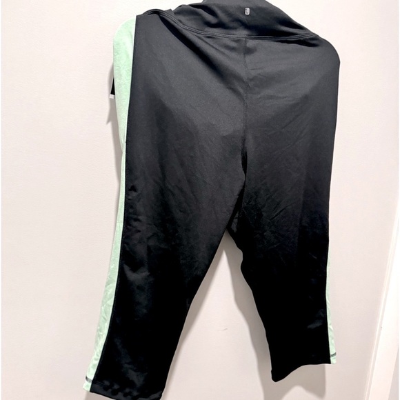 ID Ideology Women's Colorblocked Capri Leggings Green ASh - Picture 9 of 11